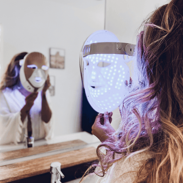 Buudy LED light therapy support