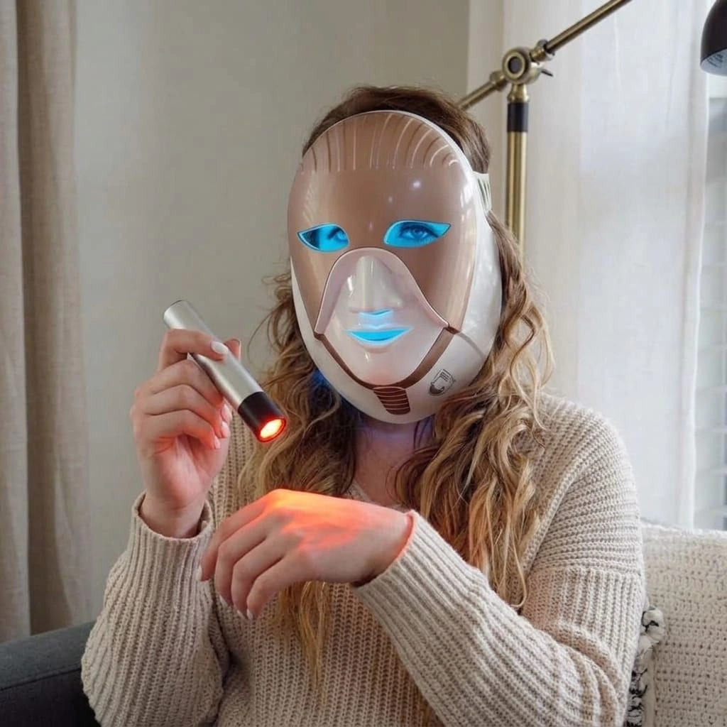 Buudy 7 Colour LED Face Mask with included complimentary Red Light Torch treatment UK